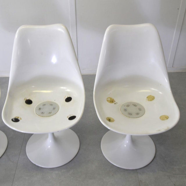 White Tulip Chairs by Eero Saarinen for Knoll, 1970s, Set of 4 For Sale - Image 8 of 10