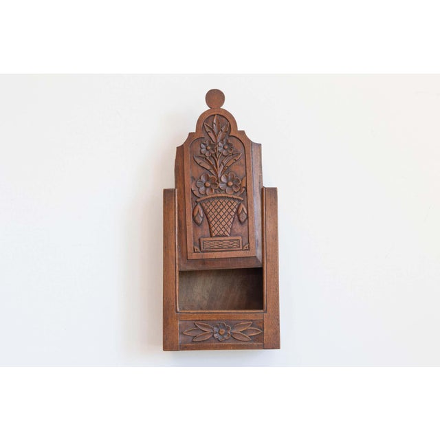 French 19th Century Carved Walnut Farinerio Decorative Box with Floral Decor For Sale In Atlanta - Image 6 of 9