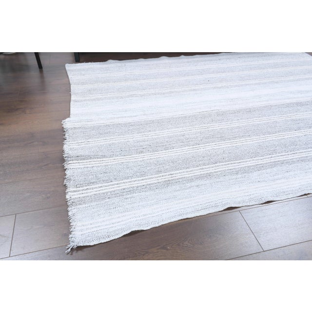White Vintage Turkish Oushak Handmade Wool Cotton White Kilim Area Rug For Sale - Image 8 of 11