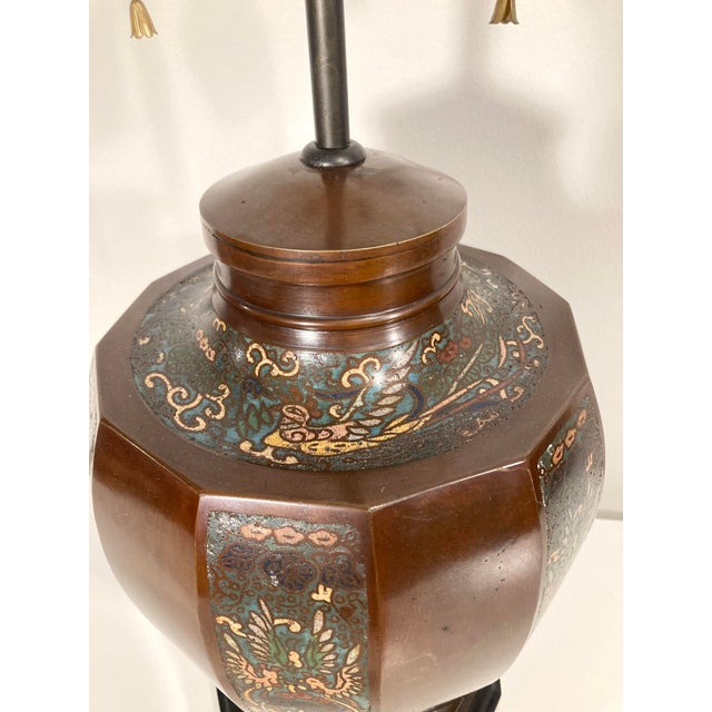 Japanese Early 19th Century Large Meiji Japan Bronze Champlevé Onagadori Urn Table Lamp For Sale - Image 3 of 5