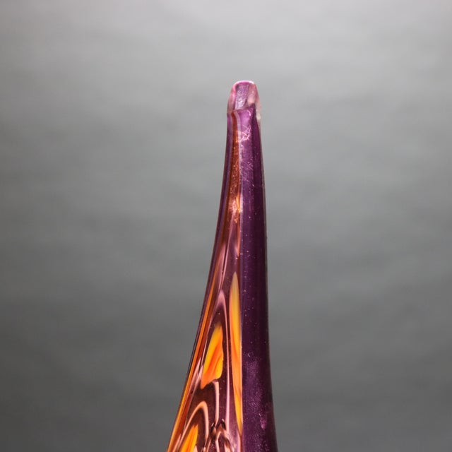 Glass Mid Century Modern Abstract Pulled Feather Art Glass Vase, Circa 1960 For Sale - Image 7 of 10