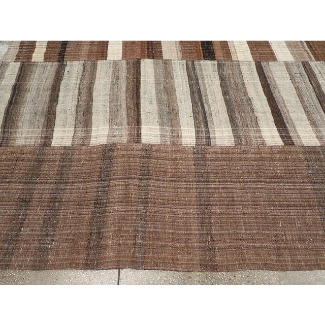 Mid 20th Century Galerie Shabab Collection Mid-20th Century Turkish Flatweave Kilim Carpet For Sale - Image 5 of 8