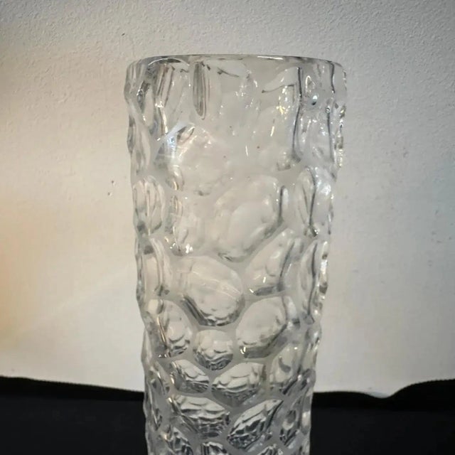 1970s Modernist Hammered Clear Glass Italian Cylindrical Vase For Sale - Image 4 of 10