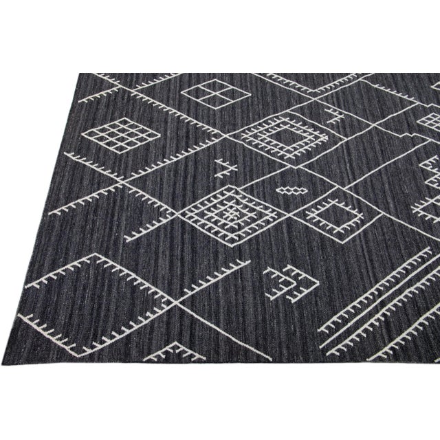 Early 21st Century Modern Kilim Grey Flatweave Wool Rug With Geometric Motif by Apaadana For Sale - Image 4 of 7