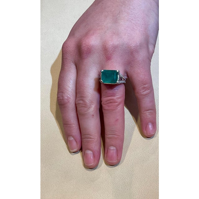 2010s 8.5 Carat Emerald Cut Emerald and 4 Ct Diamond Ring Platinum, Estate 6.5 Unisex For Sale - Image 5 of 18