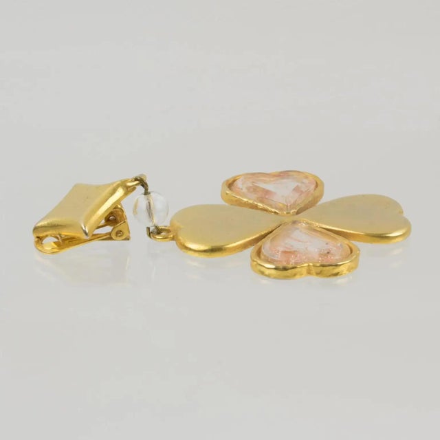 Metal Kenzo Gilded Metal and Acrylic Four-Leaf Clover Dangle Clip-on Earrings For Sale - Image 7 of 9