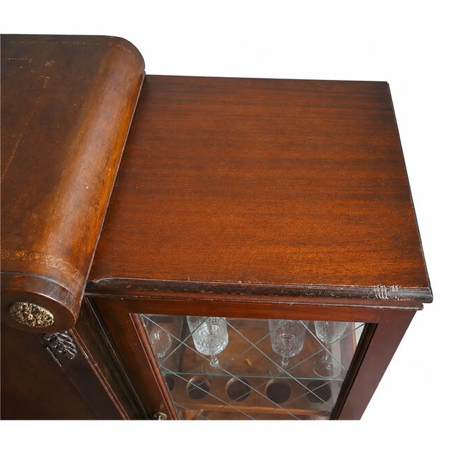 Vintage Mahogany Cocktail Bar Cabinet With Mirrored Displays and Glassware Javit For Sale In Tampa - Image 6 of 12