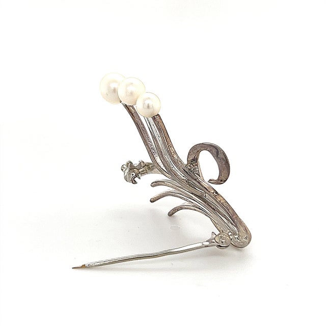 1990s Mikimoto Estate Akoya Pearl Brooch Sterling Silver For Sale - Image 11 of 12
