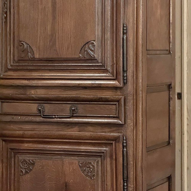 Wood 18th Century Country French Homme Debout ~ Bonnetiere For Sale - Image 7 of 17