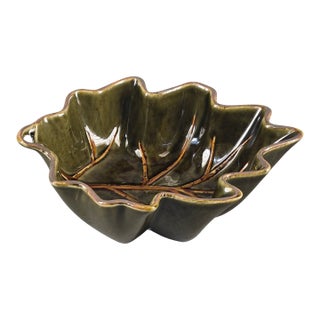 Late 20th Century Glazed Ceramic Olive Green Leaf Shaped Roscher Serving Bowl For Sale