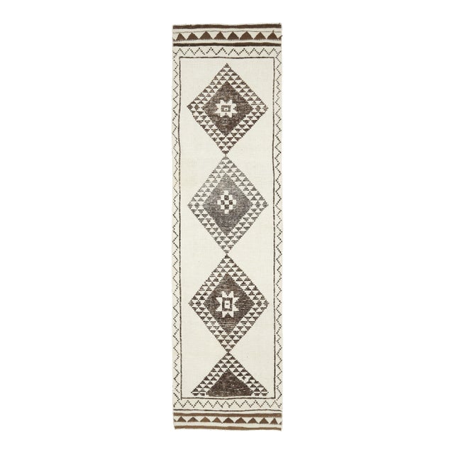 Vintage Turkish Oushak Handmade Wool Cotton White Runner Rug For Sale