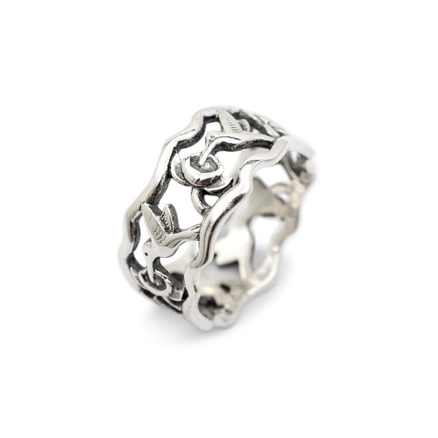 Brand: James Avery Gender: Ladies Metal Type: 925 Sterling Silver Size: 7 Shank Maximum Width: 9.40 mm Weight: 4.10 grams...