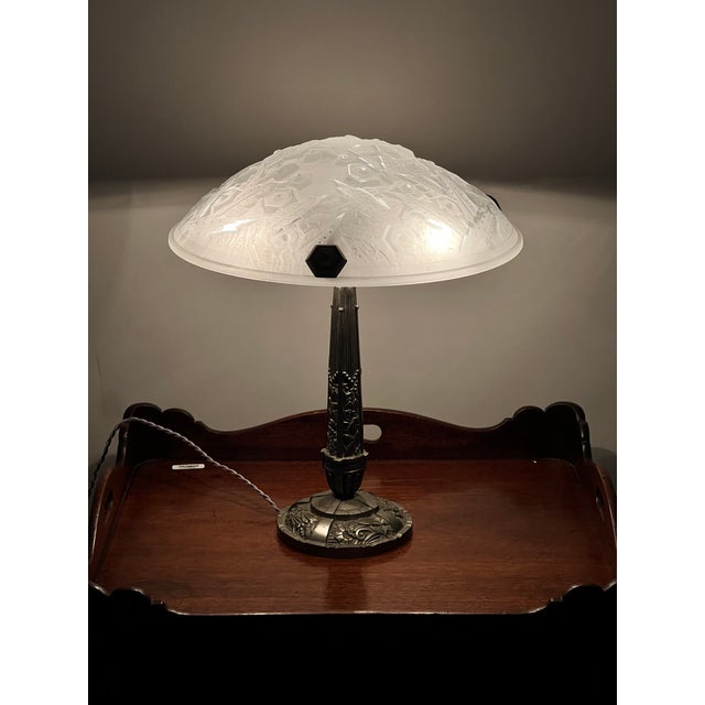 Vintage French Art Deco Frosted Glass Table Lamp by Muller Frères Lunéville C. 1920 For Sale - Image 9 of 13