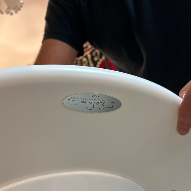 2000 - 2009 Eero Saarinen for Knoll 50th Anniversary Commemorative Limited Addition Round Tulip Table With 4 Chairs Signed With Commemorative Plaque For Sale - Image 5 of 12