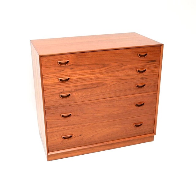 Vintage Danish Teak Chest of Drawers by Peter Hvidt and Orla Molgaard Nielsen for Søborg Møbelfabrik, 1960s For Sale - Image 11 of 11
