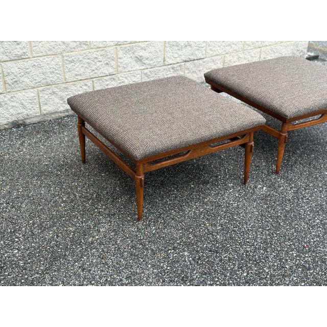 Mid 20th Century Pair of Oversized Lane Mid-Century Modern Walnut Ottomans For Sale - Image 5 of 12