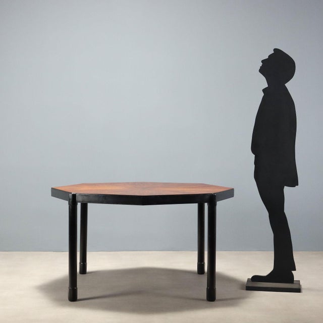 This Italian-made octagonal dining table dates back to the 1960s, featuring a distinctive design that blends classic and...