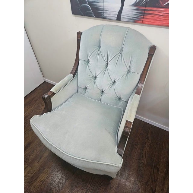 Up for sale is an elegant, high-end classic armchair by the prestigious American maker Hickory Chair (Original Library...