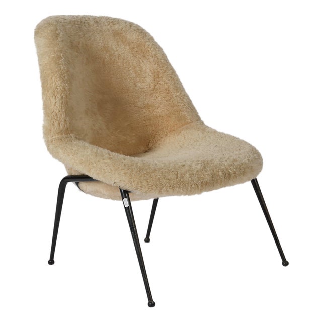 Italian Organic Lounge Chair in Wool with Black Lacquered Metal Legs, 1950s For Sale