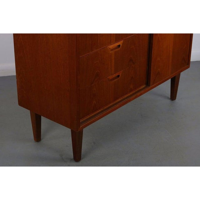 1960s Danish Modern Gentleman's Dresser in Teak, Denmark For Sale - Image 5 of 8