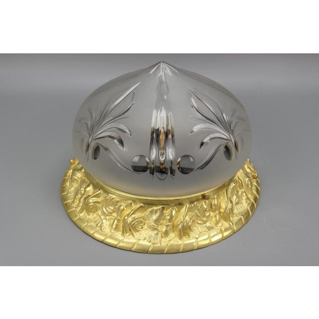 French Art Nouveau Flush Mount in Bronze and Cut Glass, 1920 For Sale - Image 4 of 18