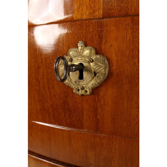Brown Demi Lune Chest of Drawers in Mahogany, 1810 For Sale - Image 8 of 11