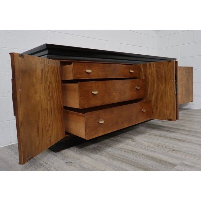 1970s Chin Hua 4-Door Credenza For Sale - Image 5 of 7