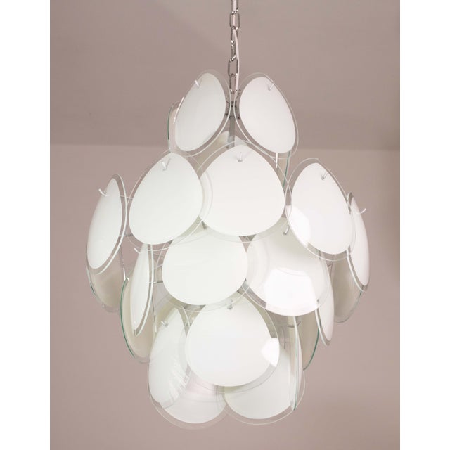 Vistosi Murano Vistosi White Murano Glass Teardrop-Shaped Discs Chandelier, Italy, 1970s For Sale - Image 4 of 15
