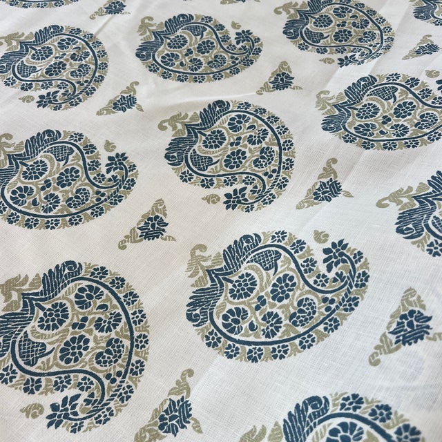 Designer Casa Branca Udaipur Paisley Linen Fabric - By the Yard For Sale In New York - Image 6 of 6