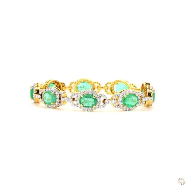 3.28 Carat Round Brilliant Cut Diamond Emerald Gold Bracelet For Sale - Image 4 of 9