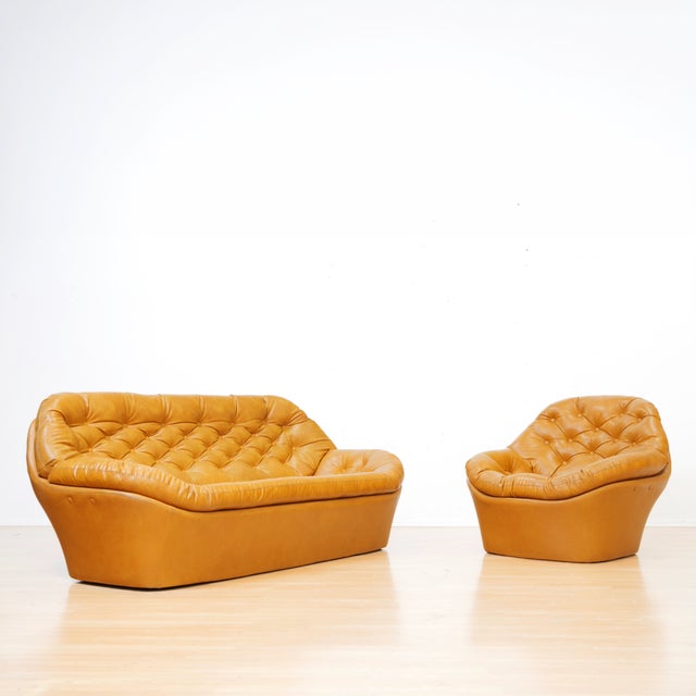 Sculptural 1970s Tufted Camel Lounge Chair & Sofa Set For Sale - Image 18 of 18