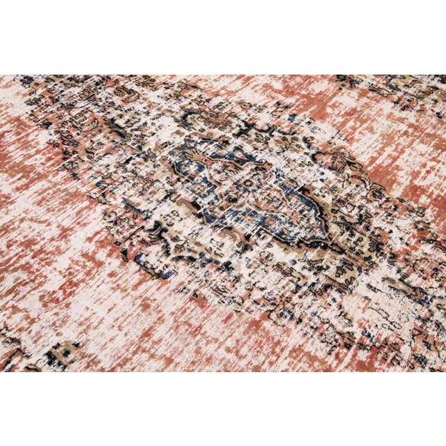 Vintage Mahal Handmade Medallion Motif Rust Distressed Oversize Wool Rug For Sale In New York - Image 6 of 11