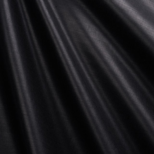 Contemporary SAMPLE - Schumacher Patent Linen Fabric In Black For Sale - Image 3 of 3