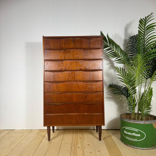 Mid-Century Danish Eight-Drawer Tallboy in Teak For Sale - Image 3 of 9
