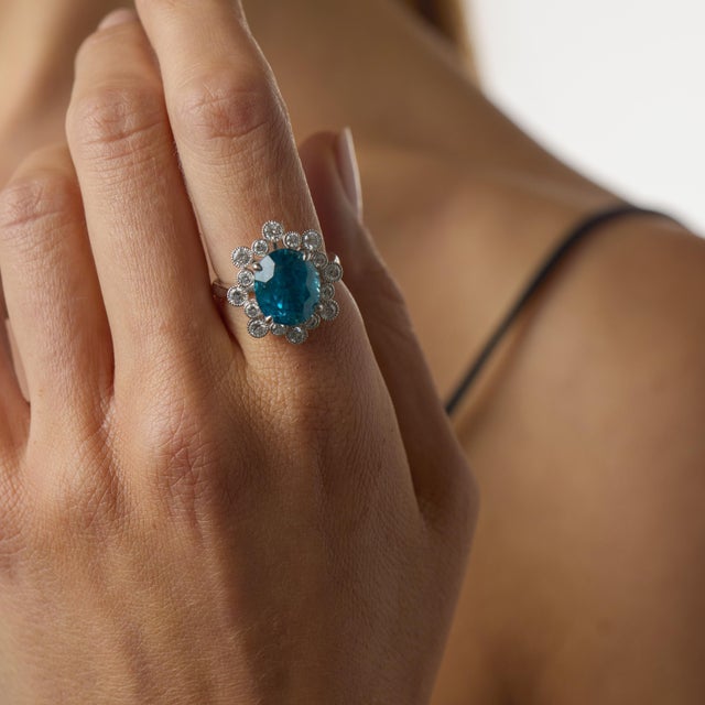 Vintage 10.28 Carat Blue Zircon Diamond Platinum Ring, Size 6.25 For Sale - Image 4 of 5