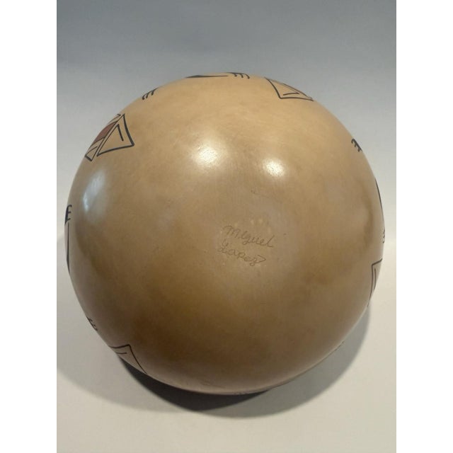 Late 20th Century Handmade Mata Ortiz Pottery Signed by Miguel Lopez For Sale - Image 5 of 5