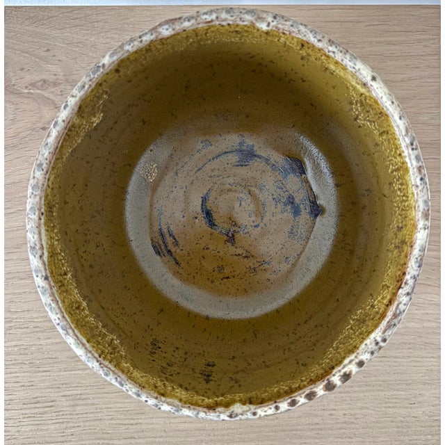 Ceramic Signed Studio Pottery Bowl in Speckled Cream and Ochre Glaze For Sale - Image 7 of 8