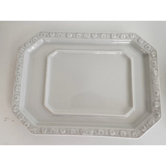 Rosenthal White Maria Cheese Dome by Philip Rosenthal for Rosenthal Selb, Germany, 1938, Set of 2 For Sale - Image 4 of 13