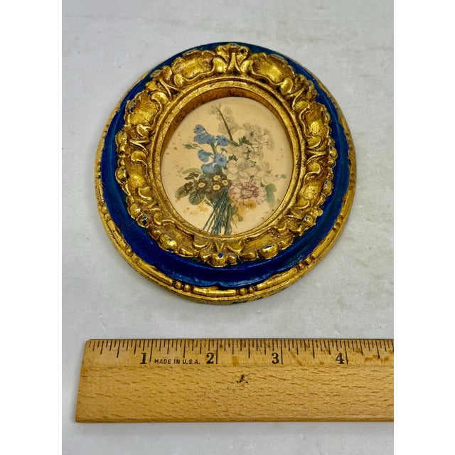 Mid‑20th Century European Ornate Rococo‑Style Ceramic Oval Frame — Painted Gold & Blue With Floral Botanical Silk‑Screen Print For Sale - Image 11 of 12