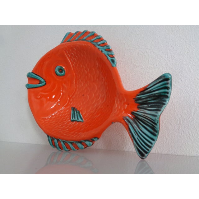 Mid-Century Modern Orange Green Ceramic Fish Ashtray, Italy, 1960s For Sale - Image 3 of 9
