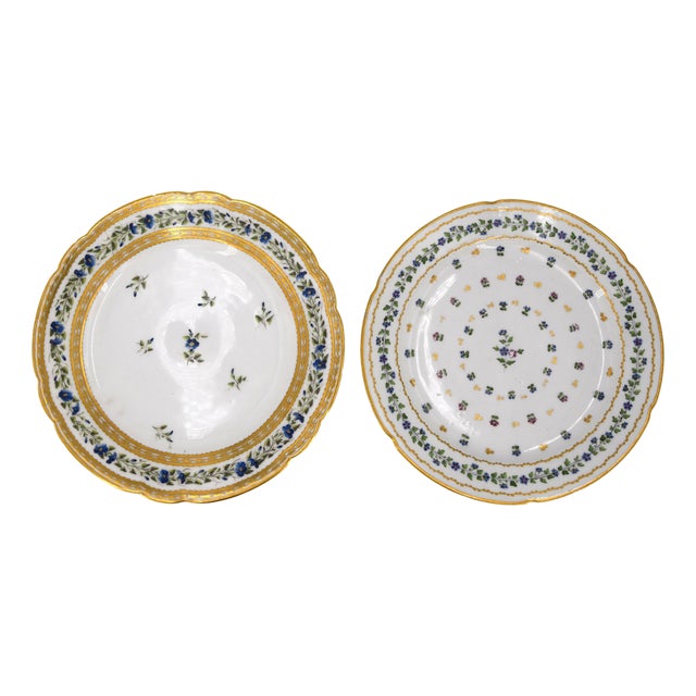 19th Century Saxony Porcelain Plates with Floral Motifs, Set of 2 For Sale