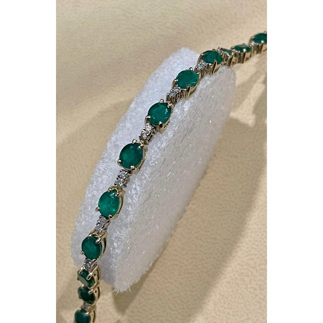 8 Ct Natural Brazilian Emerald and Diamond Tennis Bracelet 14 Karat Yellow Gold For Sale - Image 9 of 18