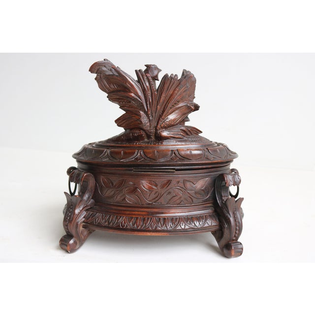 Swiss Oval Jewelry Box in Carved Walnut, 1880 For Sale - Image 10 of 13
