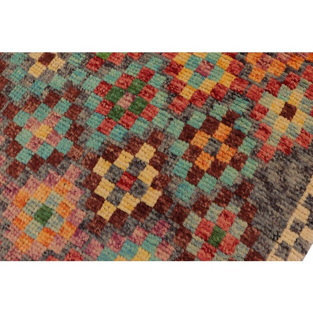 Textile Shabby Chic Balochi Gray/Red Wool Rug - 4'10''x6'9'' For Sale - Image 7 of 10