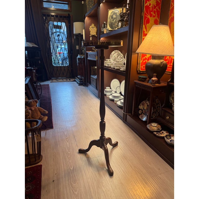 Traditional 1940s Williamsburg Style Mahogany Plant Stand With Brass Gallery, Baker Furniture [Rg] For Sale - Image 3 of 5