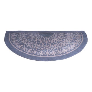 Gills Semi-Circular Rug in Pure Wool For Sale