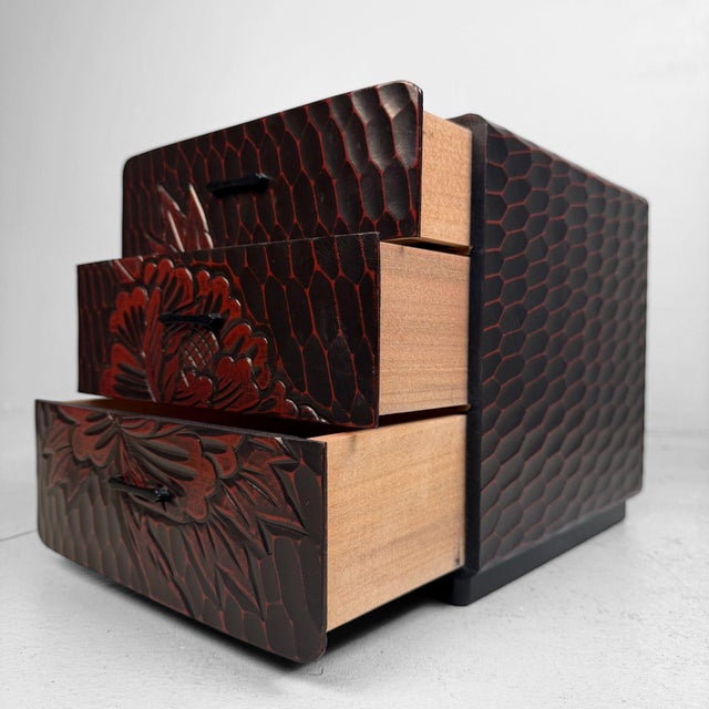 Mid-Century Modern Kamakura-Bori Haribako Peony Jewellery Cabinet, Japan, 1970s For Sale - Image 3 of 12