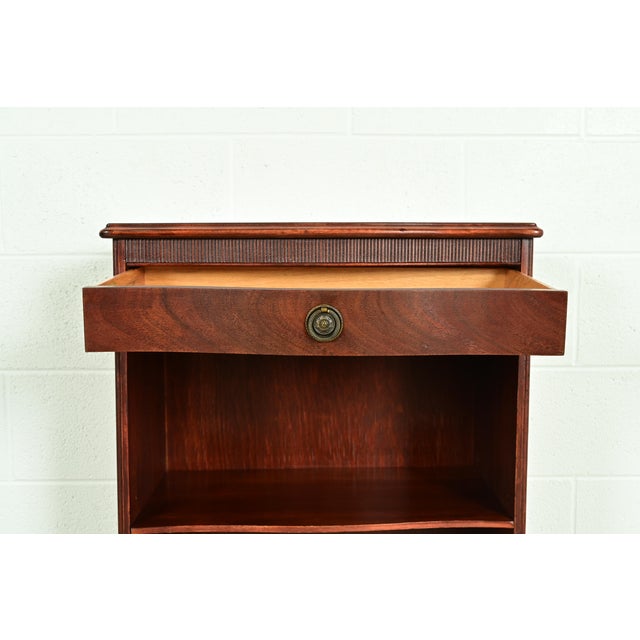 Sligh Furniture Regency Carved Mahogany Bookcase, Circa 1940s For Sale - Image 9 of 15