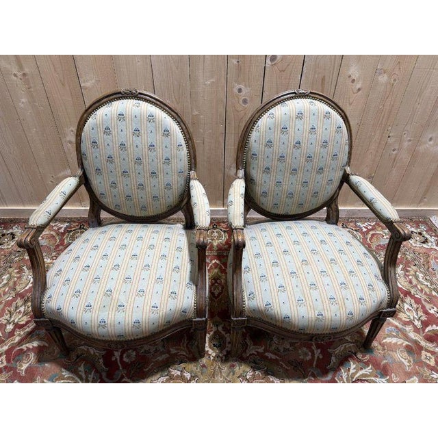 Louis XVI Cabriolet Armchairs with Medallions from Othon, Set of 2 For Sale - Image 3 of 10