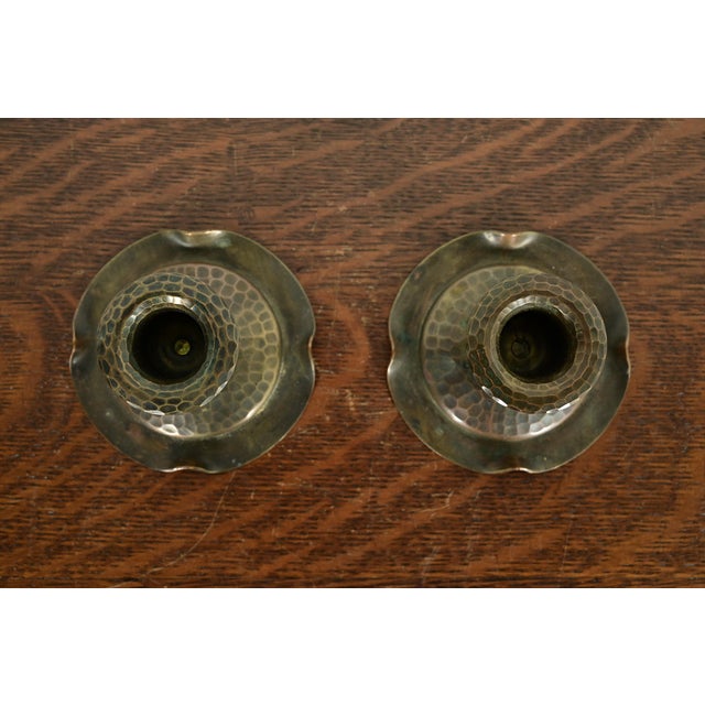 Early 20th Century Roycroft Arts & Crafts Hammered Copper Candlesticks, Pair For Sale - Image 5 of 12